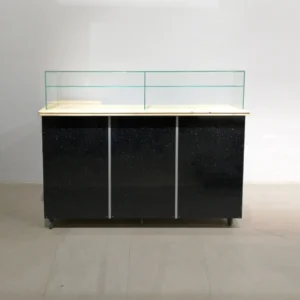 Mostrador de melamina de segunda mano de 210 cm para tienda, almacén... en venta en cabauoportunitats.com