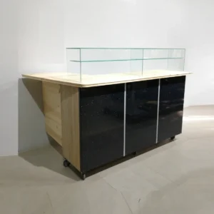 Mostrador de melamina de segunda mano de 210 cm para tienda, almacén... en venta en cabauoportunitats.com
