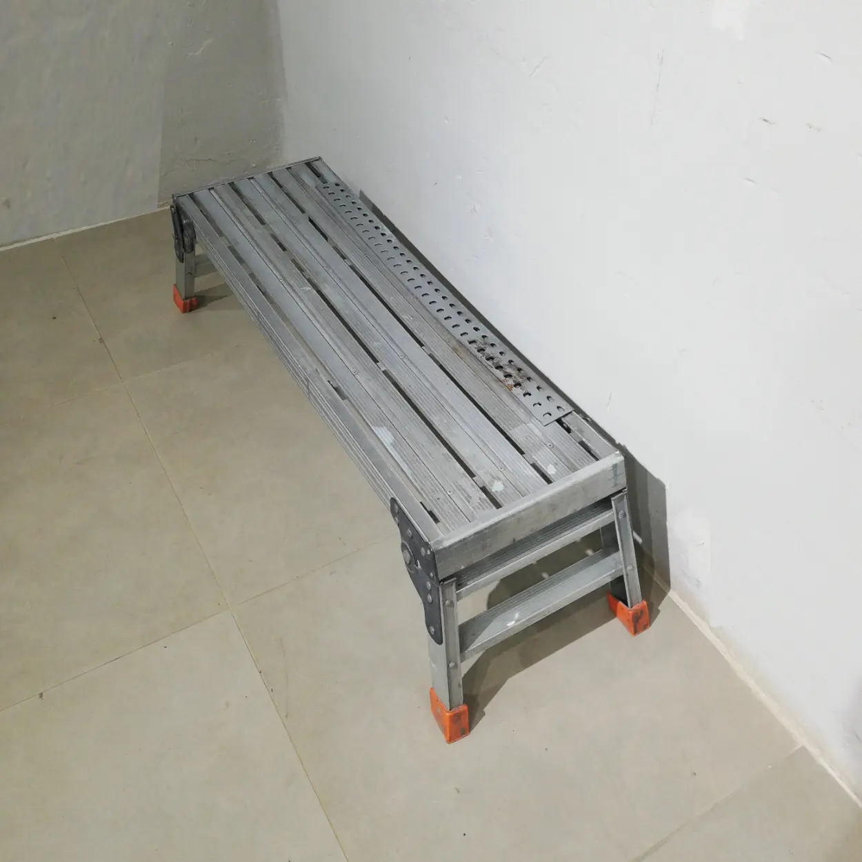 Plataforma galvanizado de 103x35x31cm de segunda mano en venta en cabuoportuntiats.com