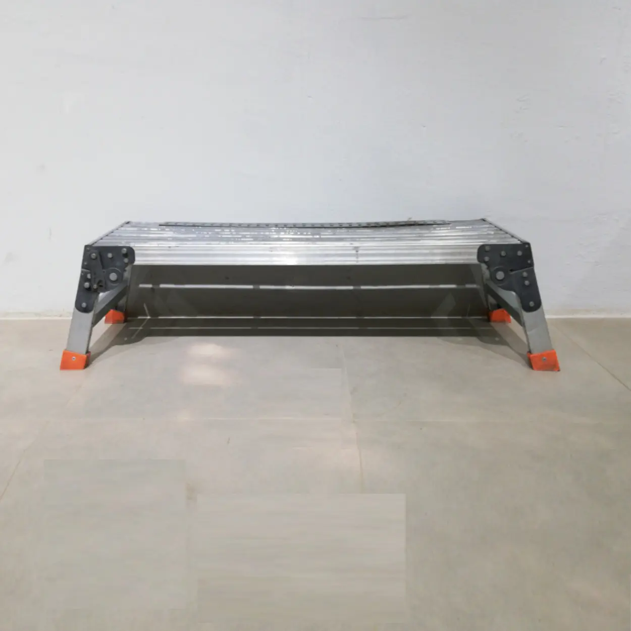 Plataforma galvanizado de 103x35x31cm de segunda mano en venta en cabuoportuntiats.com
