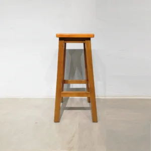 Lot de 4 tamborets de fusta de segona mà en bon estat en venda a cabauoportunitats.com