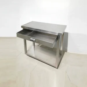 Mesa de acero inoxidable 90x40x85cm de segunda mano en buen estado en venta en cabauoportunitats.com