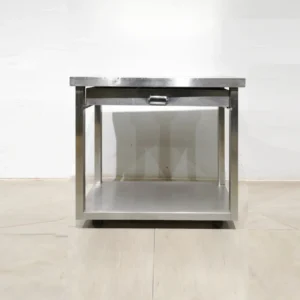 Mesa de acero inoxidable 90x40x85cm de segunda mano en buen estado en venta en cabauoportunitats.com