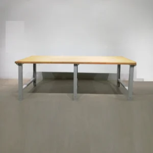 Banc de treball de fusta de 250x90x84 cm de segona mà en venda a cabauoportunitats.com