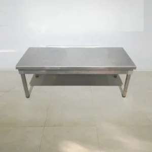 Taula baixa d'acer inoxidable de segona mà a cabauoportunitats.com