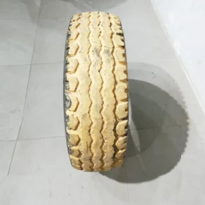 Neumático pIRELLI 10-15 IM81 de segunda mano en venta en cabauoportunitats.com