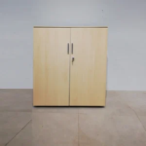 Armari fet de fusta de 90x43x104cm amb molt espai d'emmagatzematge en venda a cabauoportunitats.com