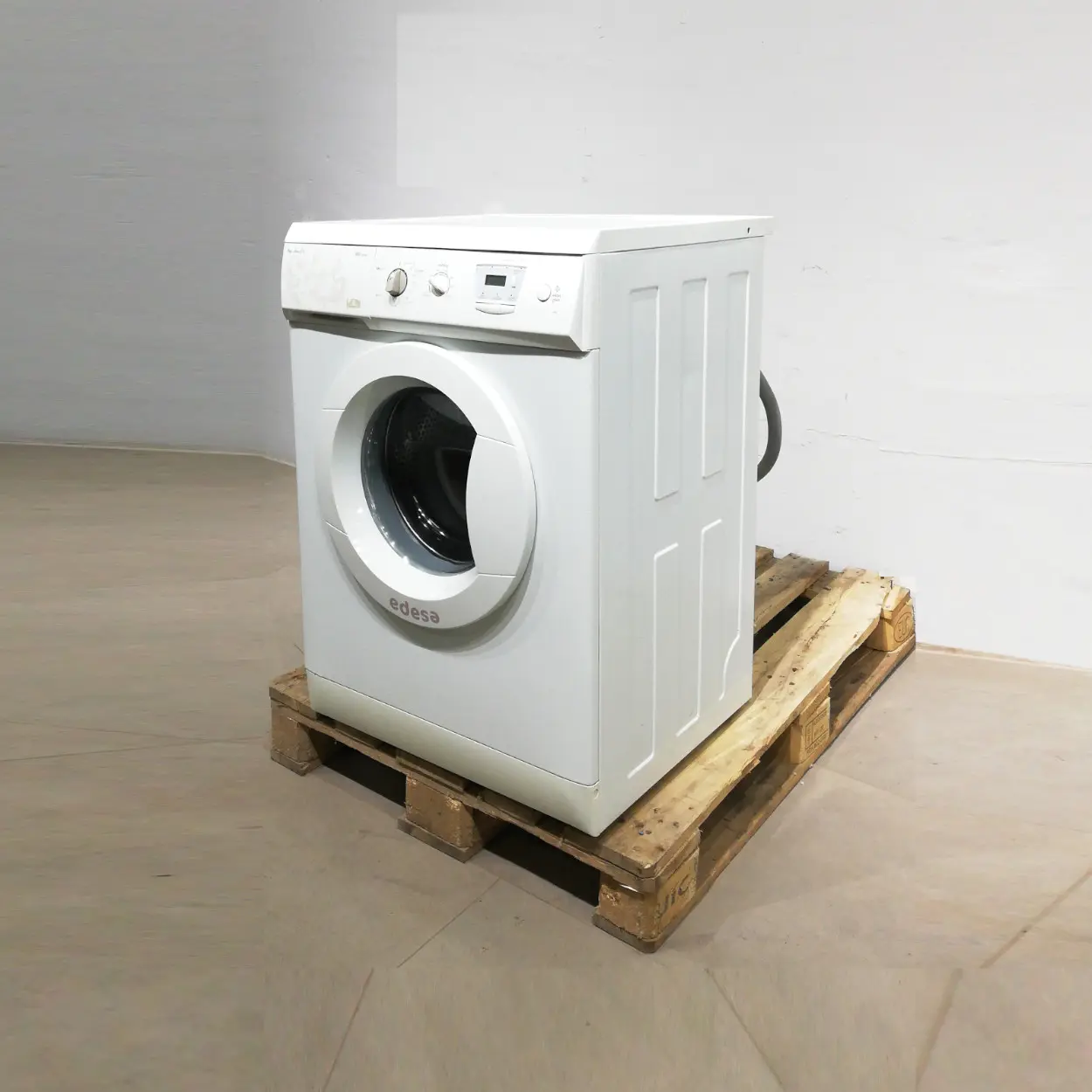Rentadora EDESA FANTASY 620 6 kg AA de segona mà en bon estat en venda a cabauoportunitats.com