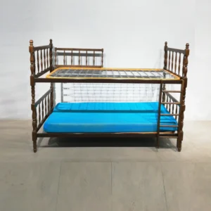 Llitera de fusta amb 2 matalassos (197x90x150cm) segona mà en bon estat a cabauoportunitats.com