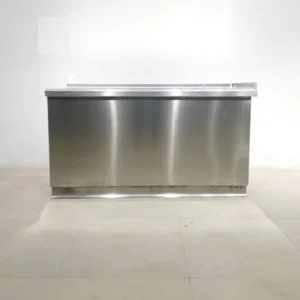 Mesa de acero inoxidable 155x60x88 cm de segunda mano para freidoras, fogones... en venta en cabauoportunitats.com