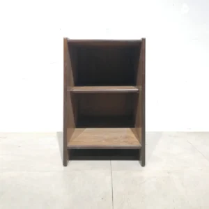 Prestatgeria de segona mà de 3 posts (47x50x74cm) de melamina en bon estat en venda a cabauoportunitats.com