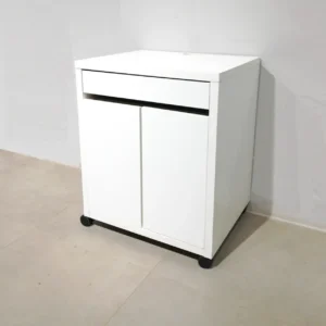 Mueble TV de melamina de color blanco de 61x50x75cm de segunda mano en buen estado en venta en cabauoportunitats.com