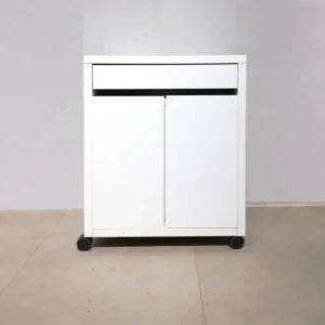 Mueble TV de melamina de color blanco de 61x50x75cm de segunda mano en buen estado en venta en cabauoportunitats.com