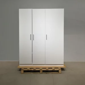 Armari de melamina de color blanc de 141x51x180cm de segona mà en bon estat en venda a cabauoportunitats.com