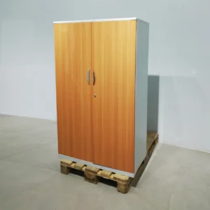 Armari d'oficina fet de fusta de 90x44x150cm de segona mà en venda a cabauoportunitats.com