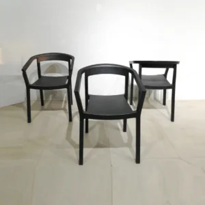 Lot de 3 cadires apilables per a terrassa, jardí... de color negre en bon estat en venda a cabauoportunitats.com