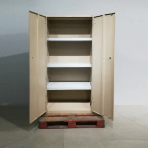 Armari metàl·lic de segona mà (95x45x198cm) de dos portes per a taller en venda a cabauoportunitats.com