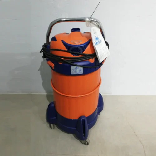 Aspiradora industrial GRIZZLY PLAUTOM GRIZZLY de 30L capacidad en venta en cabauoportunitats.com