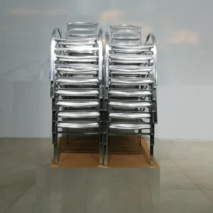 Sillas de aluminio apilables 55x50x81cm de ocasión en venta en cabauoportunitats.com