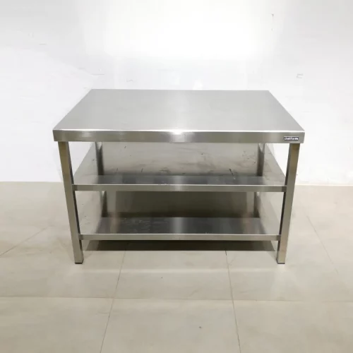 Taula DISTFORM d'acer inoxidable de segona mà (120x80x83cm) en venda a cabauoportunitats.com