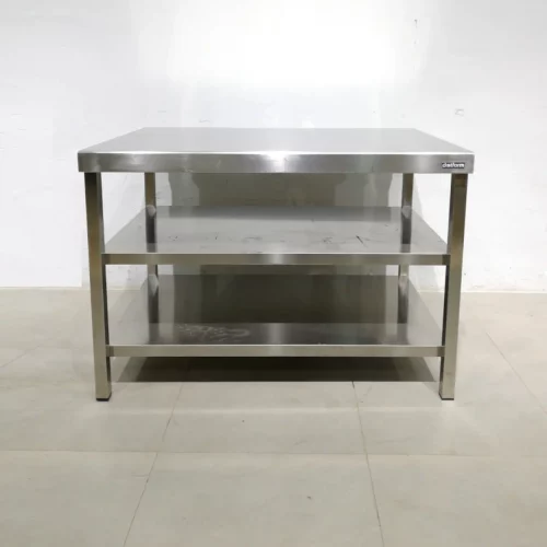 Taula DISTFORM d'acer inoxidable de segona mà (120x80x83cm) en venda a cabauoportunitats.com