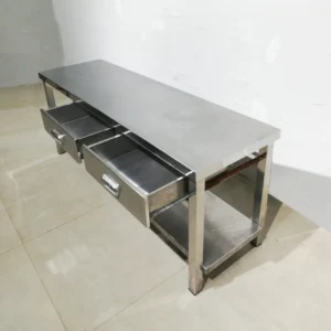 Mesa baja de acero inoxidable 150 cm de segunda mano para freidoras, fogones... en venta en cabauoportunitats.com