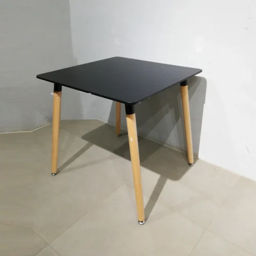 Taula de bar feta de plàstic i peu de fusta de 80x80x75cm nou en venda a cabauoportunitats.com