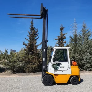 Carretó elevador TCM FHG 30 N2 amb motor de gas butà/propà, 3.000kg de capacitat i banyes de 230cm de segona mà en venda a cabauoportunitats.com