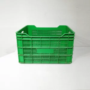 Cajas de reja apilables de 63x46x36 cm con asas para facilitar su transporte y uso en venta en cabauoportunitats.com