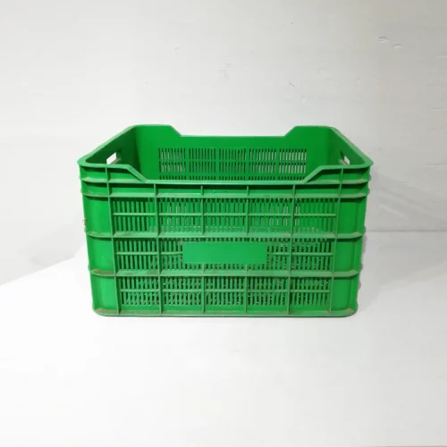 Cajas de reja apilables de 63x46x36 cm con asas para facilitar su transporte y uso en venta en cabauoportunitats.com
