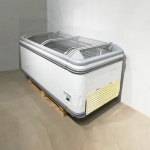 Congelador expositor de 180cm amb tancaments de vidre de segona mà en venda a cabauoportunitats.com