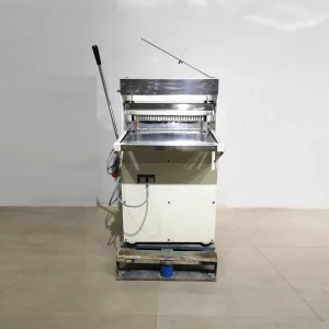 Máquina de cortar pan ROLS TP-43 de segunda mano en buen estado en venta en cabauoportunitats.com