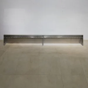 Prestatgeria de paret d'acer inoxidable de segona mà (325x40x20m) en bon estat en venda a cabauoportunitats.com