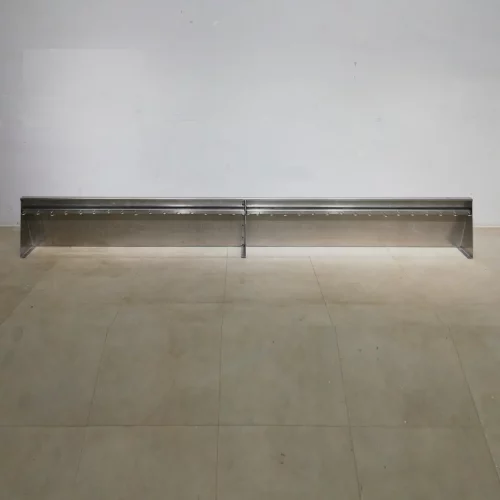 Prestatgeria de paret d'acer inoxidable de segona mà (325x40x20m) en bon estat en venda a cabauoportunitats.com