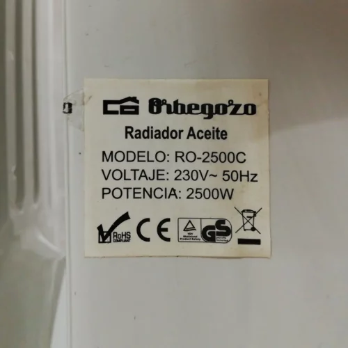 Radiador de aceite ORBEGOZO RO-2500C 2500W de segunda mano procedente de un final de stock en venta en cabauoportunitats.com