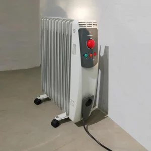Radiador de aceite ORBEGOZO RO-2500C 2500W de segunda mano procedente de un final de stock en venta en cabauoportunitats.com