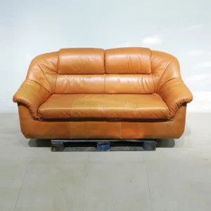 Sofà de pell marró de 3 places (196x80x90cm) de segona mà en bon estat en venda a cabauoportunitats.com