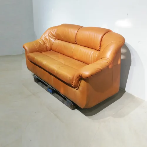 Sofà de pell marró de 3 places (196x80x90cm) de segona mà en bon estat en venda a cabauoportunitats.com