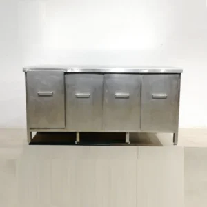 Mesa inoxidable de 188x60x86cm de segunda mano con 4 cajones para restaurante, bar... en venta en cabauoportunitats.com