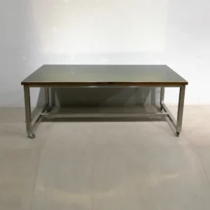 Taula amb rodes 200x87x78 cm de segona mà per a magatzem, bar, restaurant ... en venda a cabauoportunitats.com