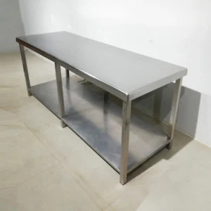 Mesa de acero inoxidable de 200x70x83cm con estantería inferior de segunda mano