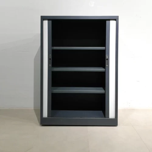 Armario metálico para taller, oficina con puerta plegable procedente de un final de stock en venta en cabauoportunitats.com