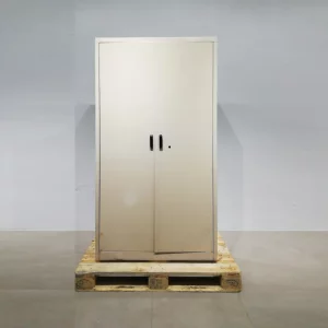 Armari metàl·lic de segona mà de 95x45x180cm de gran resistència en venda per desús a cabauoportunitats.com