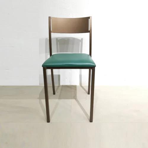 Silla metálica de color marron (36x38x81cm) de segunda mano en venta en cabauoportunitats.com