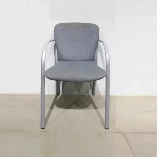 Silla de oficina gris de segunda mano para oficina, despacho... en venta en cabauoportunitats.com