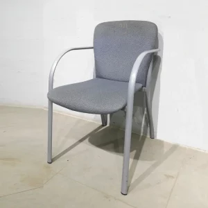 Silla de oficina gris de segunda mano para oficina, despacho... en venta en cabauoportunitats.com