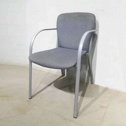 Silla de oficina gris de segunda mano para oficina, despacho... en venta en cabauoportunitats.com