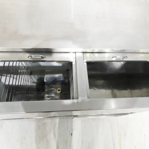 Nevera barra de 3 portes d'acer inoxidable (150x60x91cm) en bon estat en venda a cabauoportunitats.com