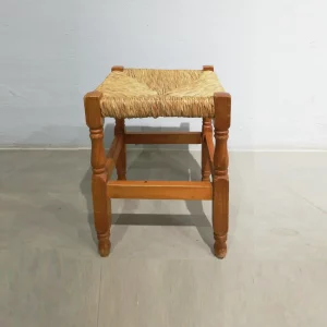 Lot de 2 tamborets de fusta i boga (34x34x45cm) en bon estat en venda a cabauoportunitats.com