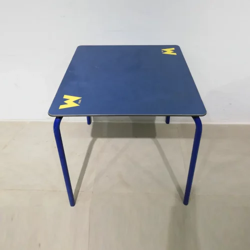 Mesa para terraza de 69x69x71cm de segunda mano en muy bueno estado en venta en cabauoportunitats.com
